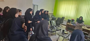 بازدید دانش آموزان و مسئولین رشته گرافیک هنرستان حدیث  از دانشکده به مناسبت هفته مشاغل 3