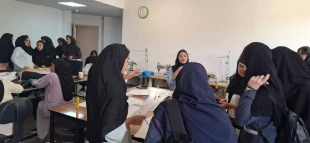 بازدید دانش آموزان و مسئولین رشته گرافیک هنرستان حدیث  از دانشکده به مناسبت هفته مشاغل 4